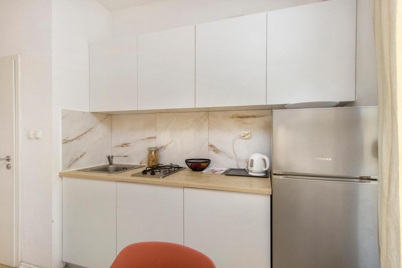 The Whitehouse Apartment Brodarica  Extérieur photo