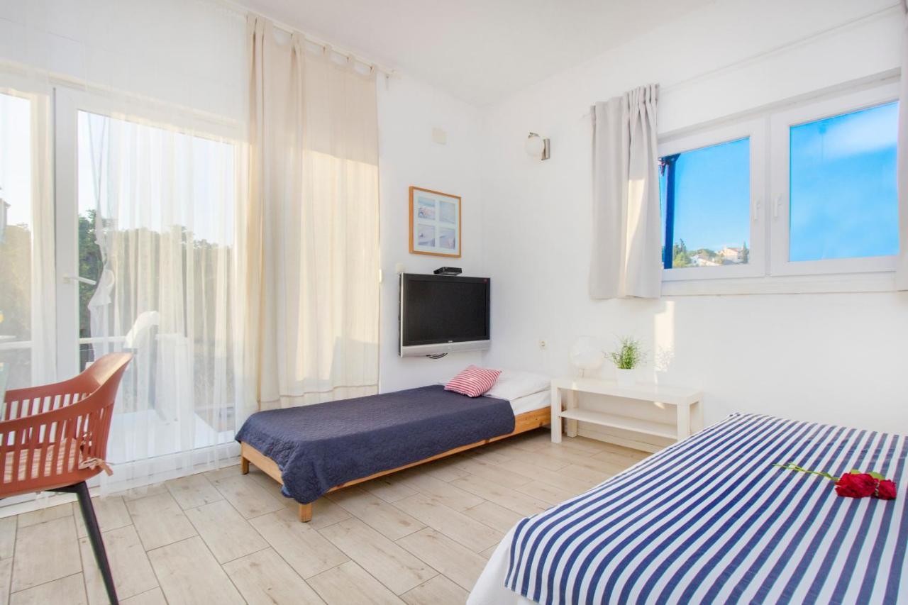 The Whitehouse Apartment Brodarica  Extérieur photo