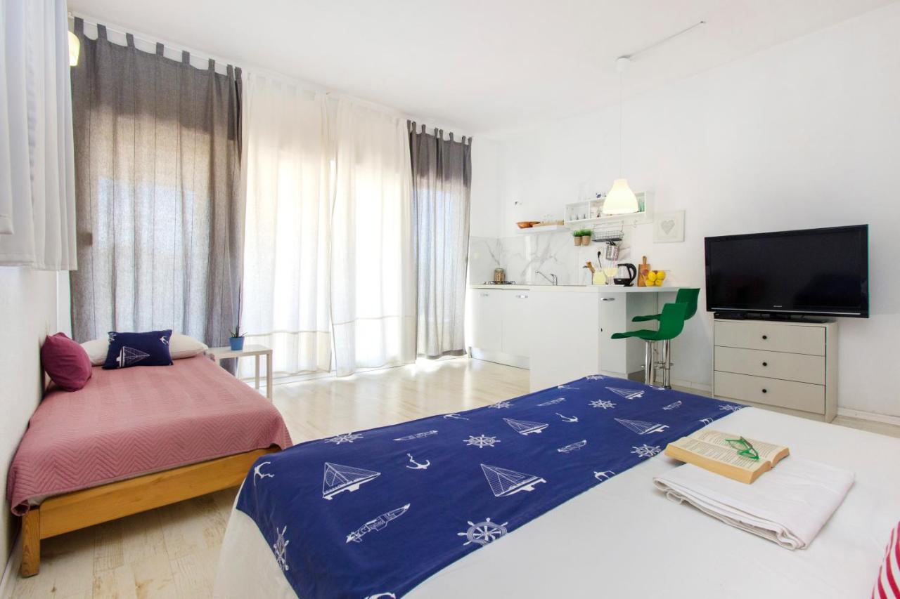 The Whitehouse Apartment Brodarica  Extérieur photo